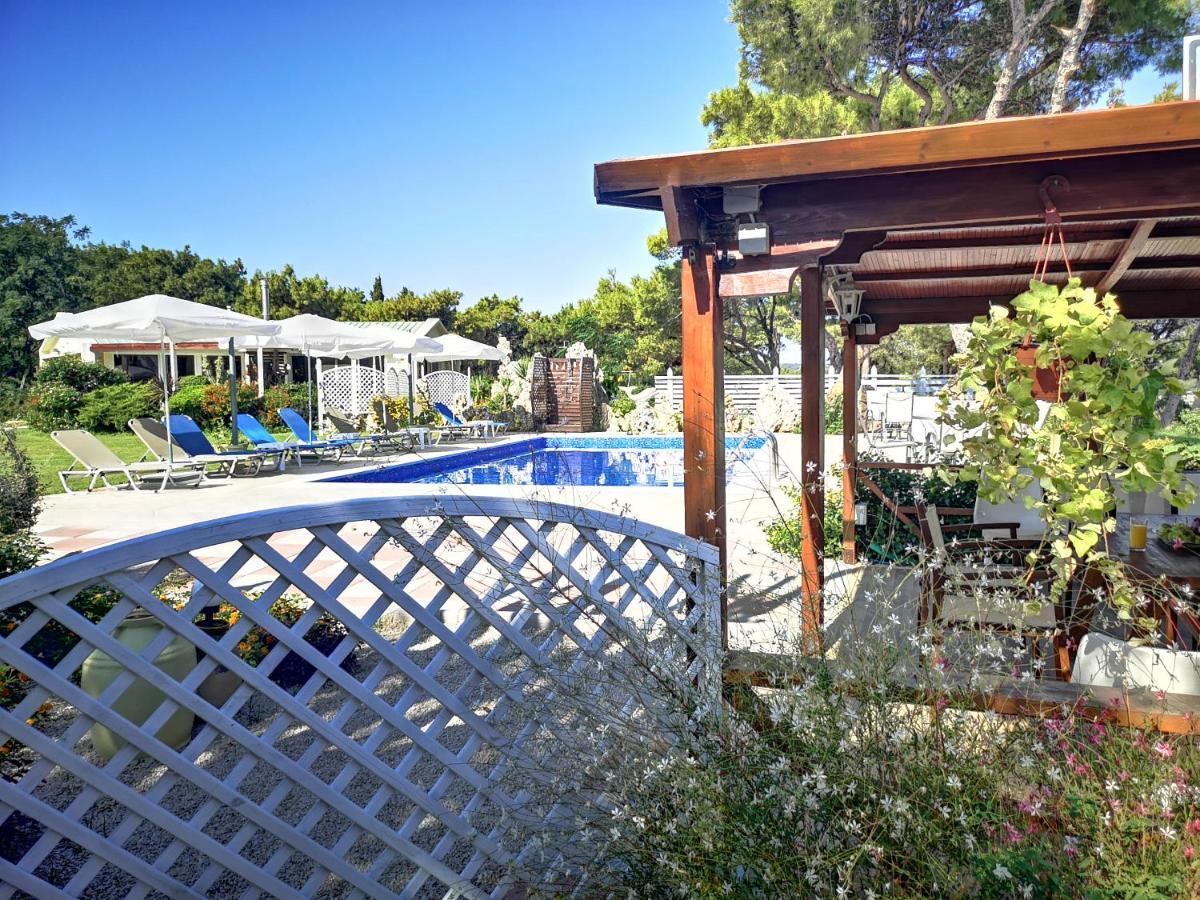Louis Luxury Villa By Living In Blue Koskinou  Esterno foto